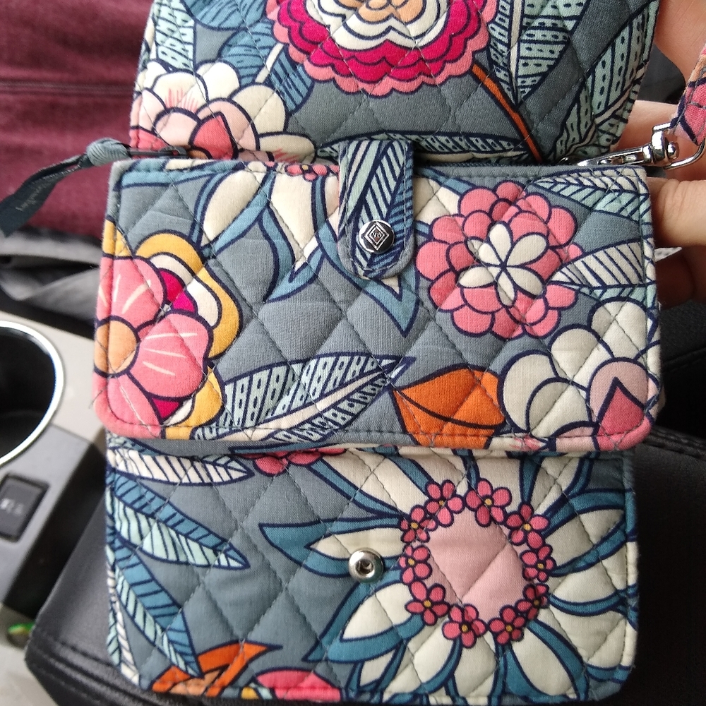 Vera Bradley all in one smartphone wristlet